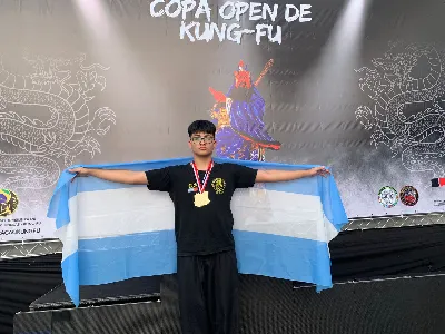 El campeón quilmeño en Kung Fu, Enzo Garay, busca sponsors para competir en Brasil
