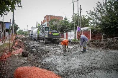 Avanzan los trabajos de pavimentación en el barrio Monteverde de Villa La Florida