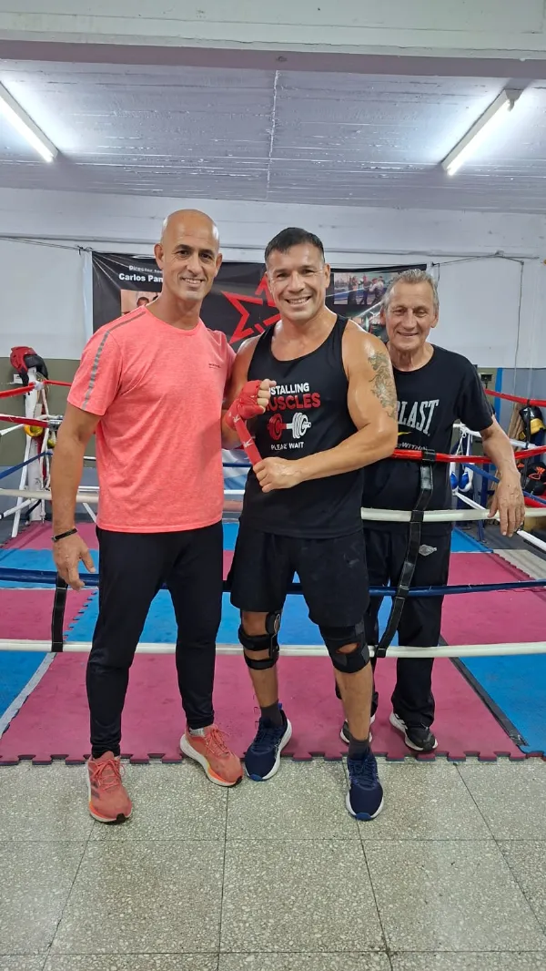 Maravilla Martínez se entrena en el Club Quilmes Oeste de cara a su próxima pelea