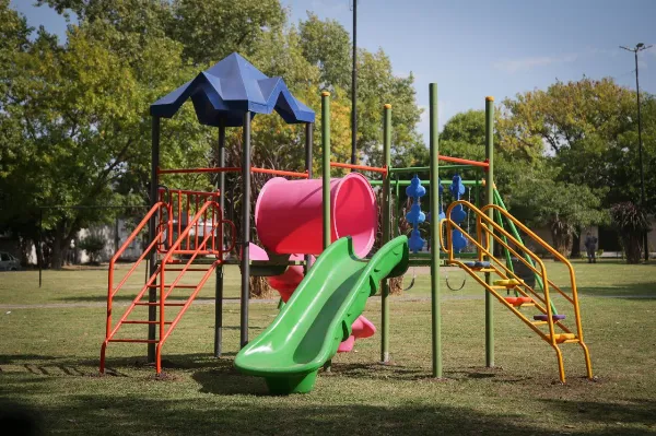 El Municipio sigue con la puesta en valor de los espacios verdes de Quilmes