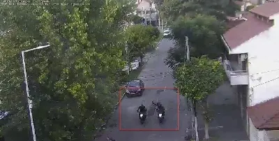 Dos detenidos tras chocar con una moto robada en Quilmes Oeste