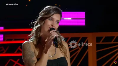 La cantante quilmeña Julieta Cabrera avanzó de ronda en “Es mi Sueño” tras una emotiva interpretación