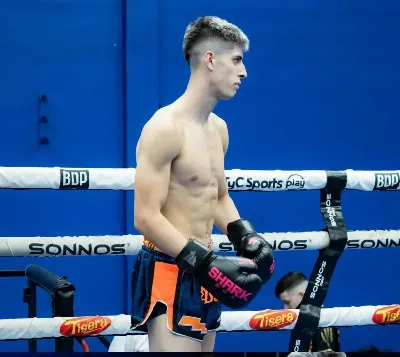 Joven bernalense viaja a Ecuador para representar al país en torneo internacional de kick boxing