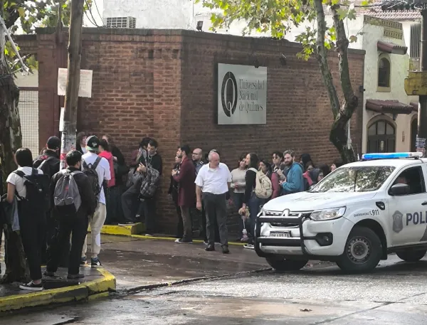 Evacuaron la Universidad Nacional de Quilmes por una amenaza de bomba