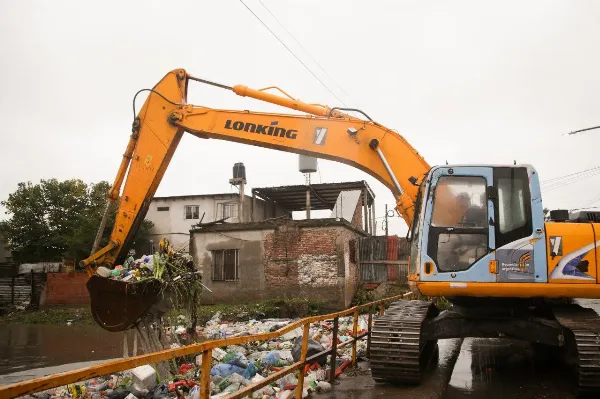 El Municipio realizó tareas de limpieza en el Arroyo Las Piedras por las intensas lluvias