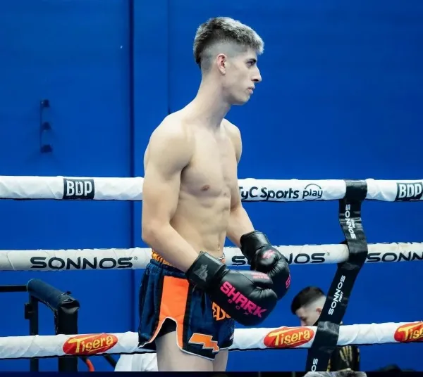 Joven bernalense viaja a Ecuador para representar al país en torneo internacional de kick boxing