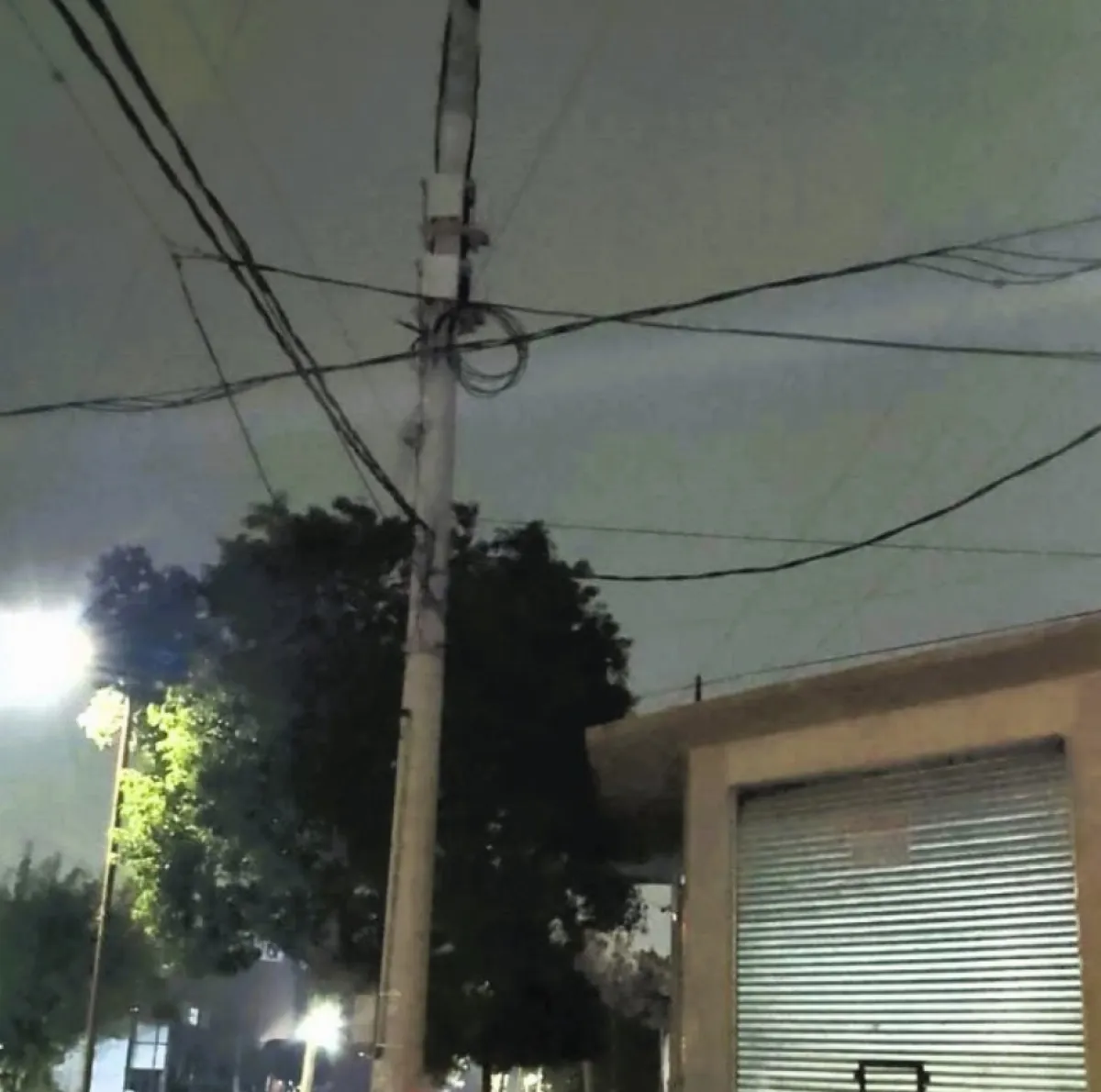 Operario sufrió una descarga eléctrica mientras trabajaba en una antena de telefonía