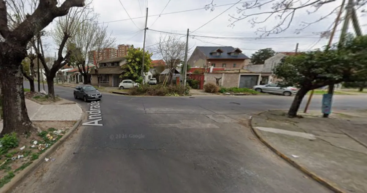 Vecinos de Bernal reclaman medidas urgentes en una calle donde se repiten los accidentes