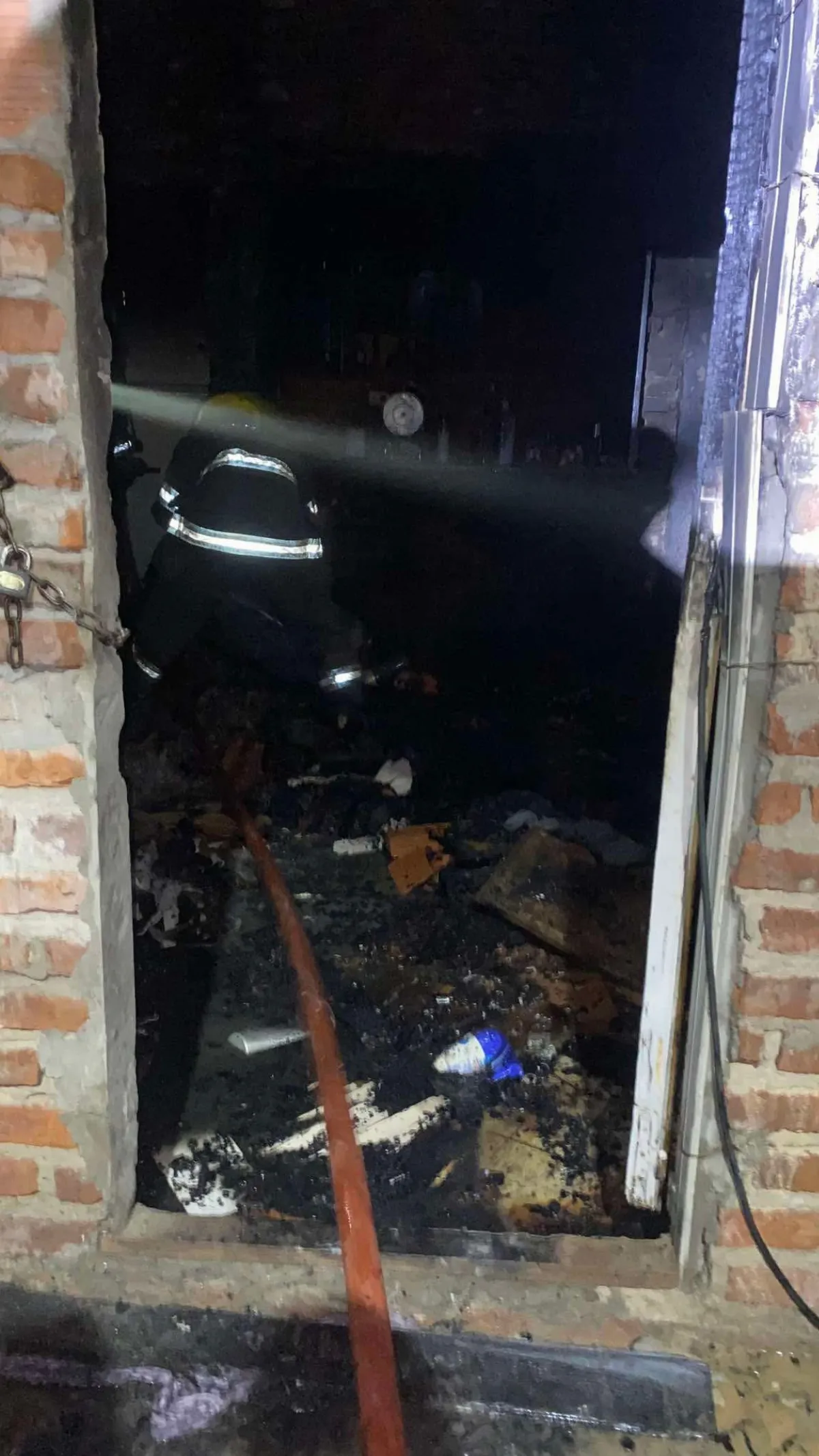 Incendio en una vivienda de Ezpeleta: una familia pide ayuda tras perder parte de sus pertenencias