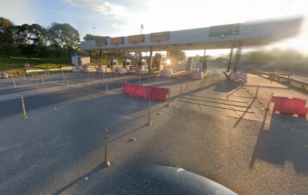 Violento ataque en el peaje de Quilmes: un hombre fue golpeado por un automovilista