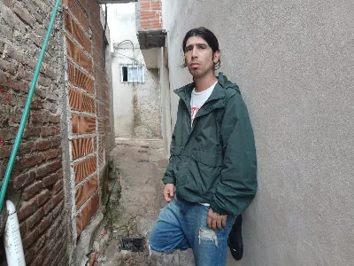 Periodista del barrio Itatí presenta su libro titulado "Conciencia y Clase: Crónicas de un Villero"