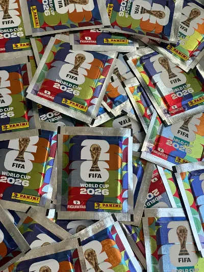 Furor por las figuritas del Mundial: Un local de Bernal las regalará este viernes