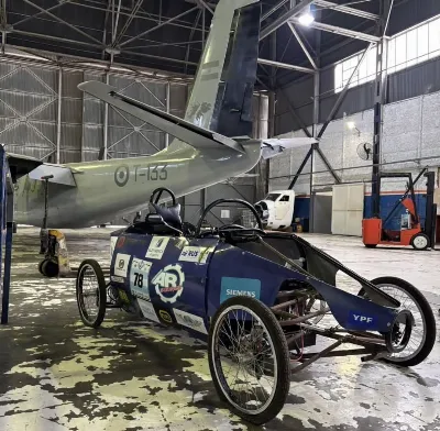 Estudiantes de la IMPA construyen un auto eléctrico para competir en el Desafío Eco YPF y buscan sponsors