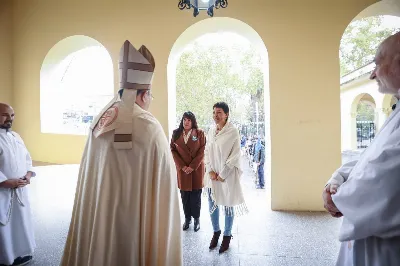 25 de Mayo: Mayra Mendoza y Eva Mieri participaron del Tedeum en la Catedral de Quilmes
