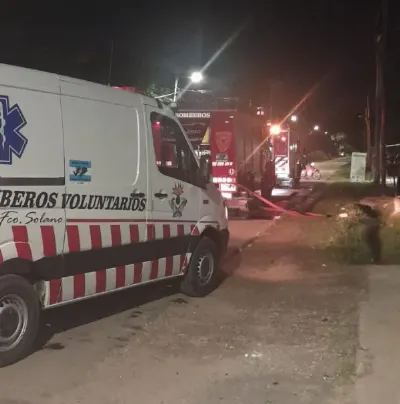 Explosión de una garrafa provocó un voraz incendio en una vivienda de Solano: hay cuatro heridos