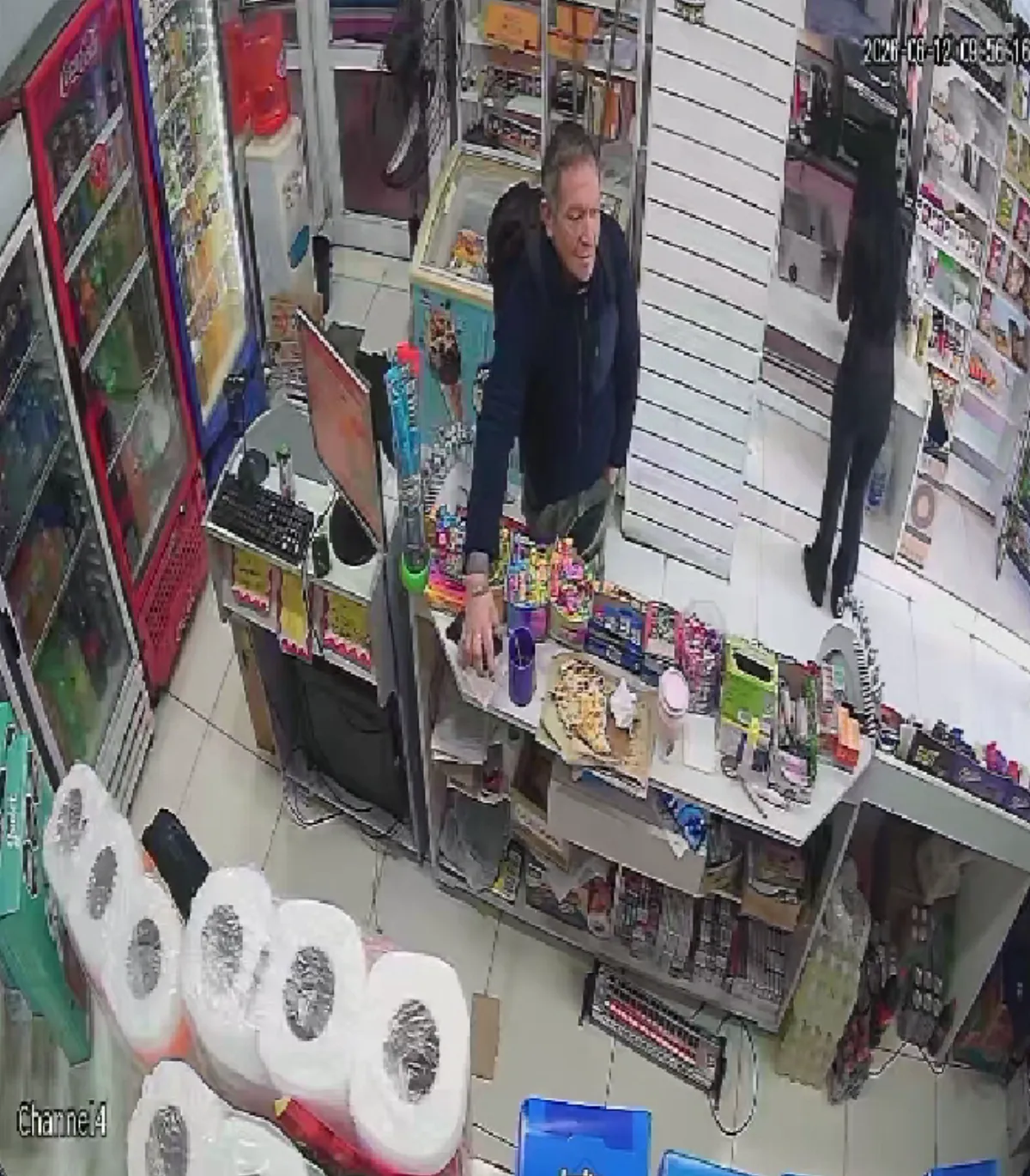 Aprovechó un descuido y robó un celular en un kiosco de la Galería Colón de Quilmes