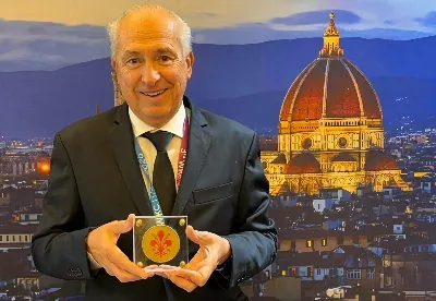 Un oftalmólogo quilmeño fue premiado en Italia por revolucionar el tratamiento del queratocono