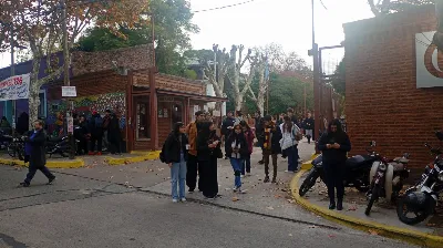 Nueva amenaza de bomba en la UNQ: debieron evacuar nuevamente el campus