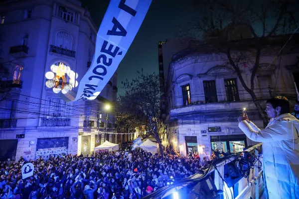 Centenares de quilmeños fueron en caravana a pedir la libertad de CFK