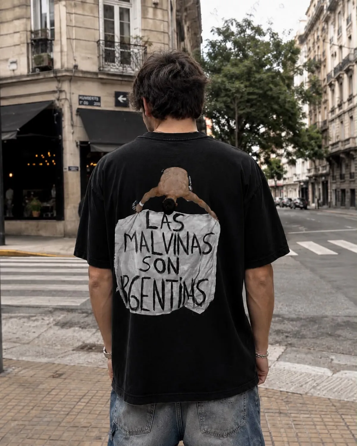 Furor en Quilmes por la remera de las Malvinas: En menos de 48 horas vendieron miles de unidades