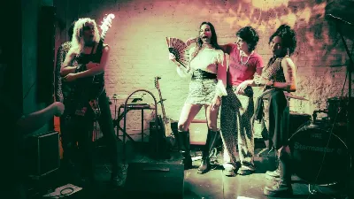 La banda oriunda de Don Bosco, KITANA WINS, lanzó su primer single