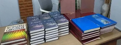 Rotary Club Ezpeleta donó material bibliográfico al Instituto de Formación Docente N° 83