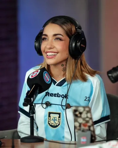 María Becerra sería la elegida para cantar el Himno Nacional en la final del Mundial