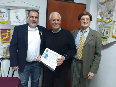 El furor por Cabo Verde llegó a Ezpeleta: el Cónsul brindó en el Rotary una charla sobre el país africano