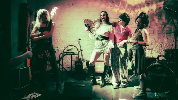 La banda oriunda de Don Bosco, KITANA WINS, lanzó su primer single