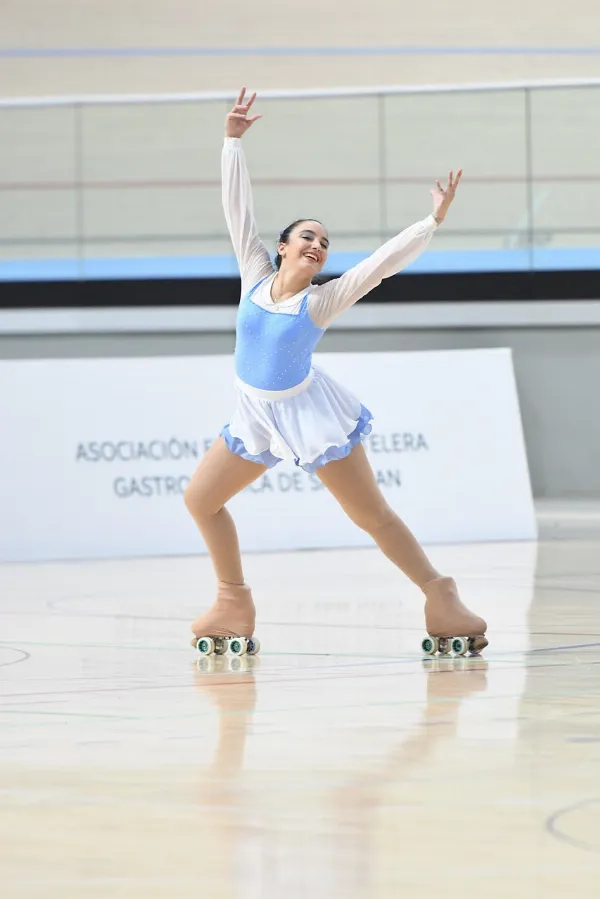Patinadora del Club Quilmes Oeste avanza en el circuito nacional de patín artístico