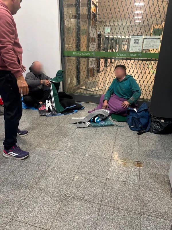 El Rotary de Ezpeleta entregó kits de abrigo a más de 100 personas en situación de calle