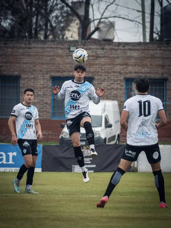 “Los Mates” recibieron un duro golpe ante Talleres de Escalada