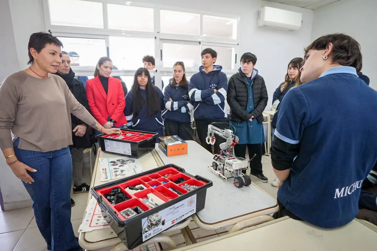 Mayra Mendoza y Eva Mieri inauguraron la obra de ampliación de la Escuela Secundaria Técnica N° 1