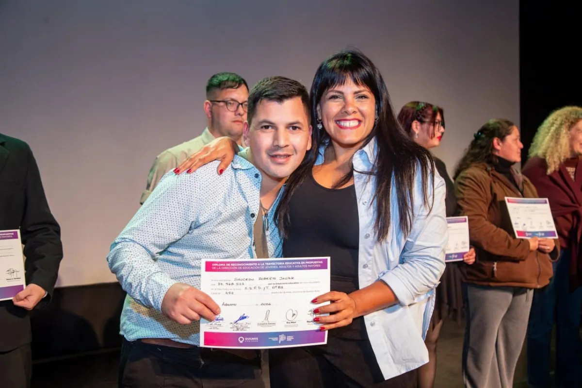 Eva Mieri entregó diplomas a los egresados del Programa FINES