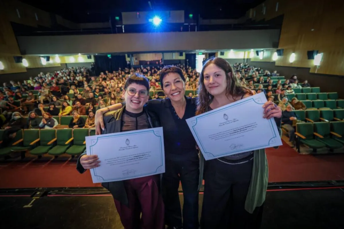 Alumnas de la UNQ fueron reconocidas por “La Maldición del Sauce”, un documental sobre la identidad quilmeña