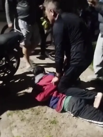 Vecinos atraparon a un delincuente que robó una moto en Los Eucaliptus