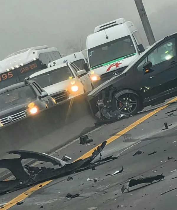 Caos por la neblina en la Autopista: Dos choques provocaron embotellamiento hasta Quilmes