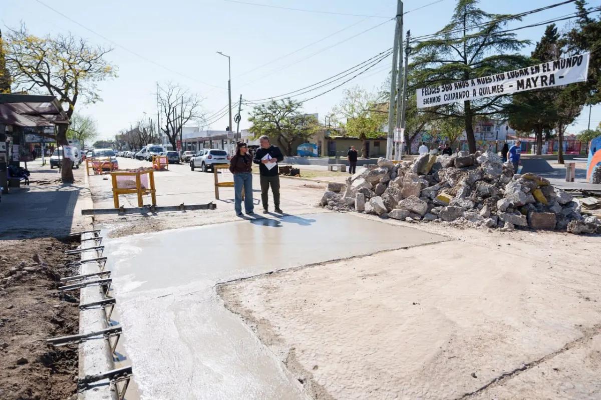Solano: Trabajos de reparación de calzada en Avenida 844