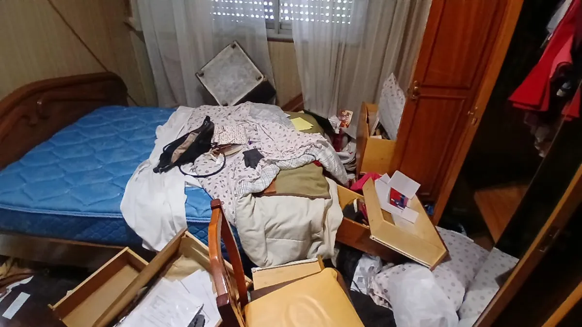 Delincuentes sorprendieron a una mujer dentro de su vivienda en Ezpeleta
