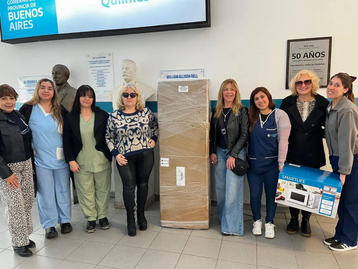 La Cooperadora del Hospital Iriarte entregó una heladera y un microondas donados por una empresa