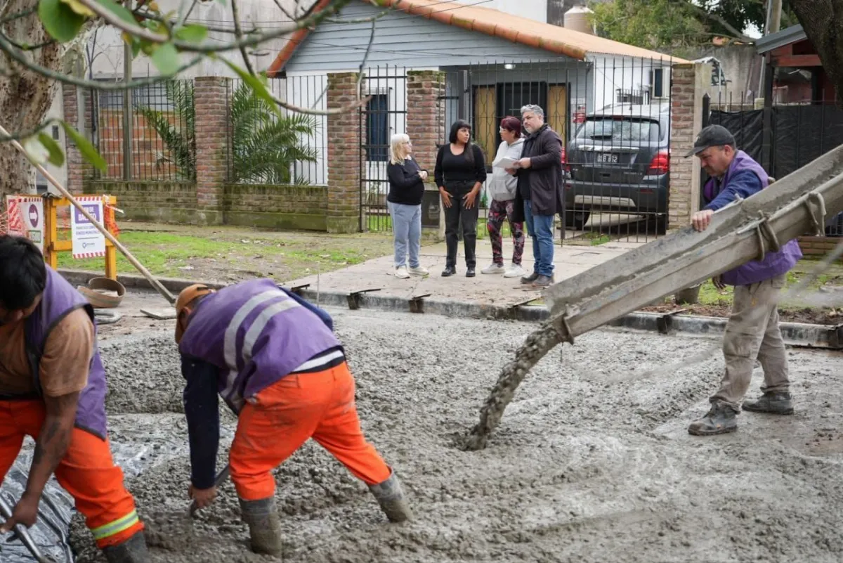 El Municipio avanza con el plan de bacheo en Quilmes Oeste