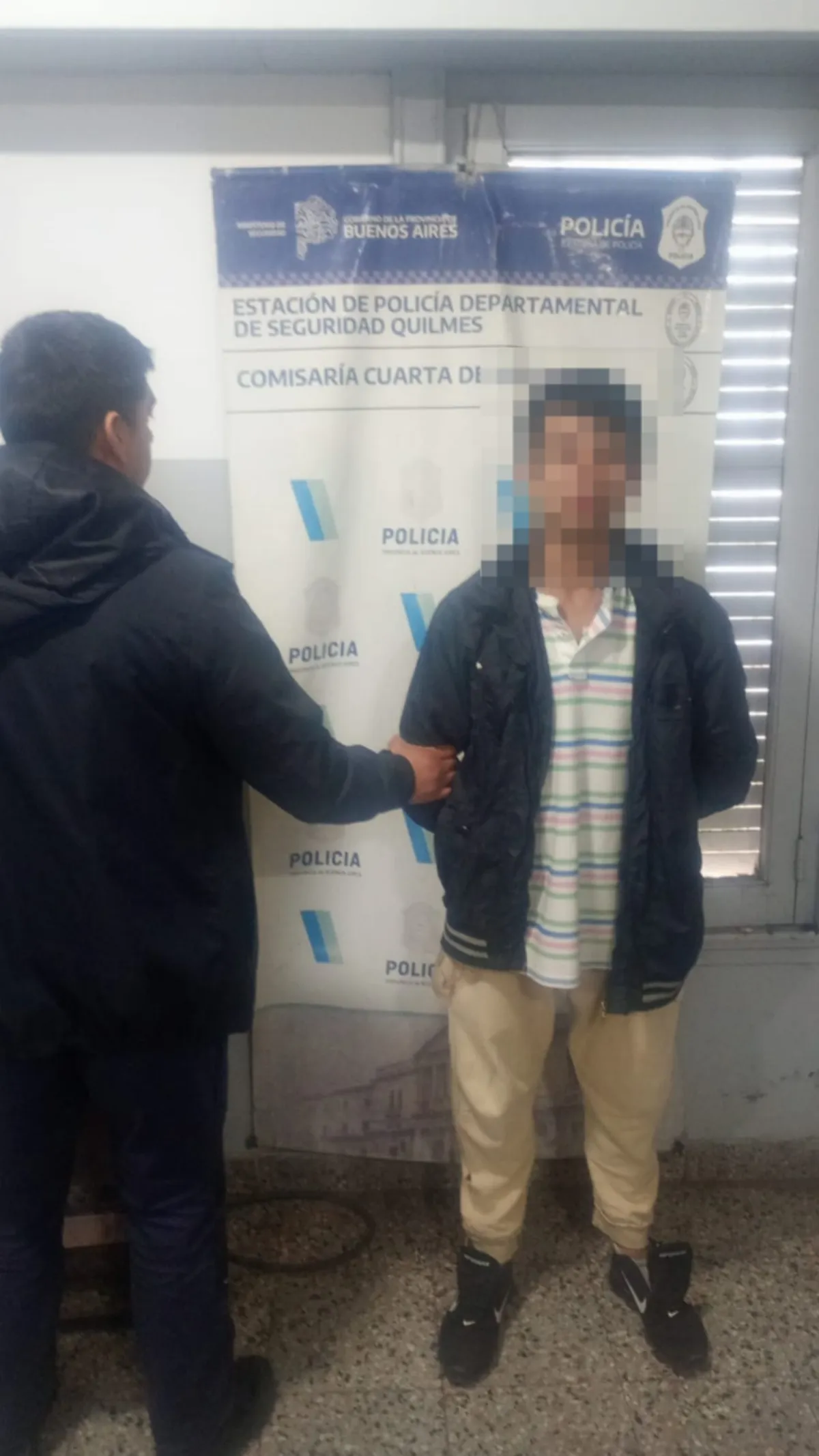 Intentó escapar con varias dosis de cocaína: Tenía pedido de captura por narcotráfico