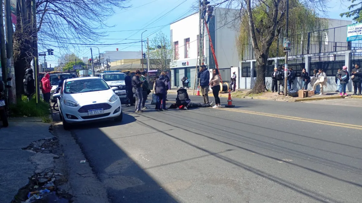 Delivery atropelló a una mujer en 12 de Octubre y Andrés Baranda