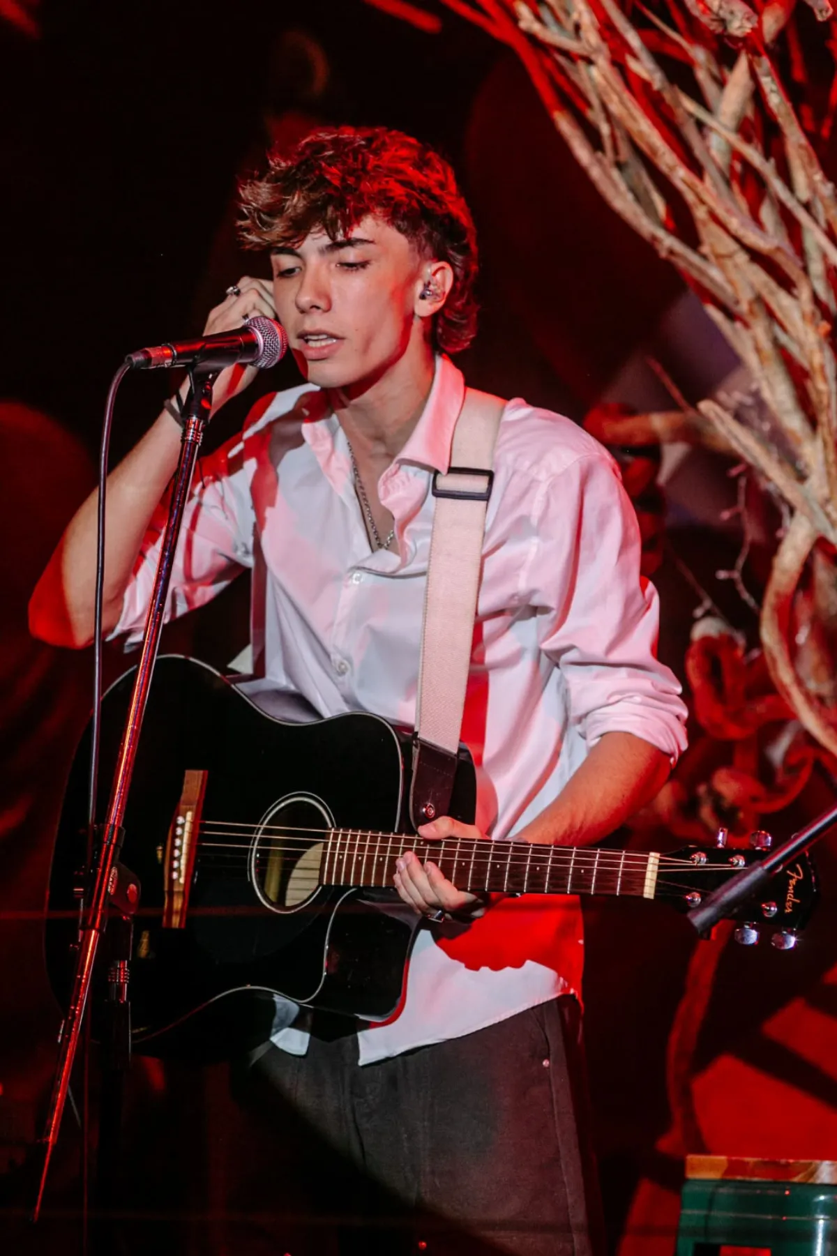 Timmo, el joven artista de Quilmes becado por Berklee que ahora desembarca en Paraguay