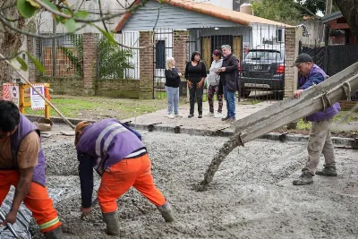 El Municipio avanza con el plan de bacheo en Quilmes Oeste