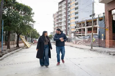Eva Mieri supervisó los trabajos de repavimentación de la calle 25 de Mayo en Bernal