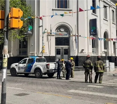 Amenaza de bomba en el Banco Provincia de Quilmes Centro