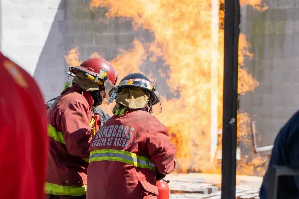 MetroGAS y Fundación Bomberos de Argentina formalizan su alianza para capacitaciones ante emergencias