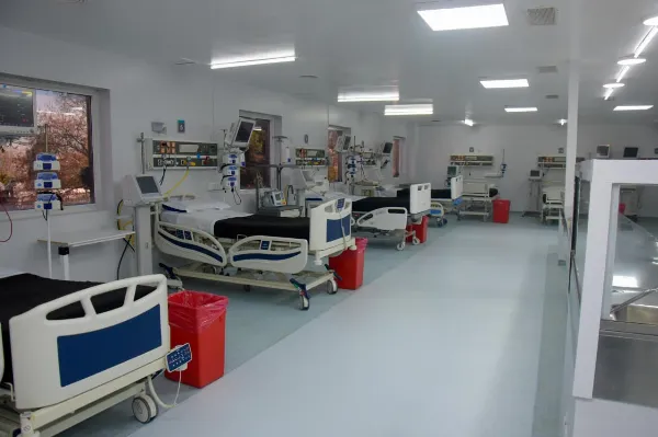 Con la presencia del ministro Kreplak, reinauguraron la Unidad de Cuidados Intensivos del Hospital Iriarte