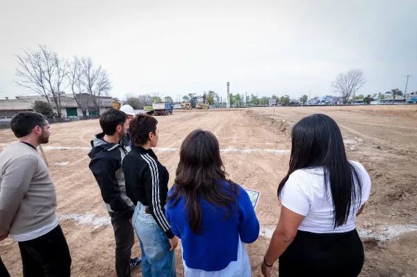 Anunciaron un nuevo polideportivo con pileta semiolímpica en Bernal Oeste